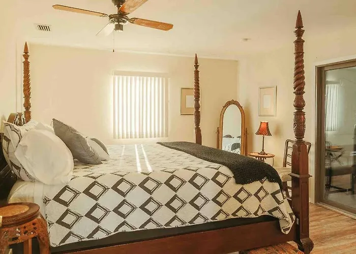 Admiral Suite